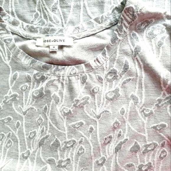 Rose & Olive Women's Gray Floral Cap Sleeve Round Neck Pullover Blouse M - Picture 9 of 14